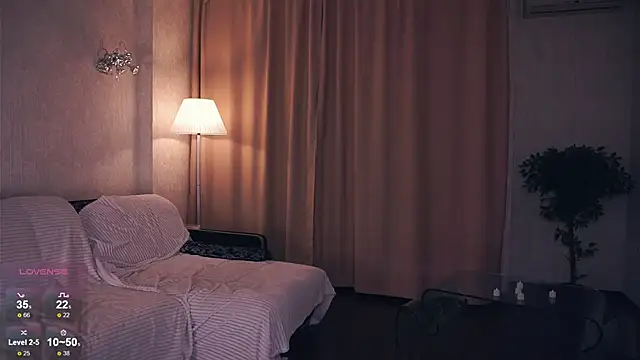 Snapshot of DevonaBucher chatting on February 2025 09:54:01 PM DevonaBucher online show from February 2025 09:54:01 PM