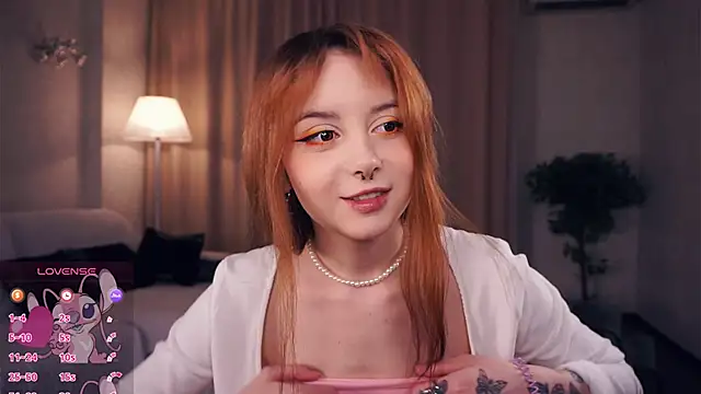 Snapshot of DevonaBucher chatting on March 2025 07:04:02 PM DevonaBucher online show from March 2025 07:04:02 PM