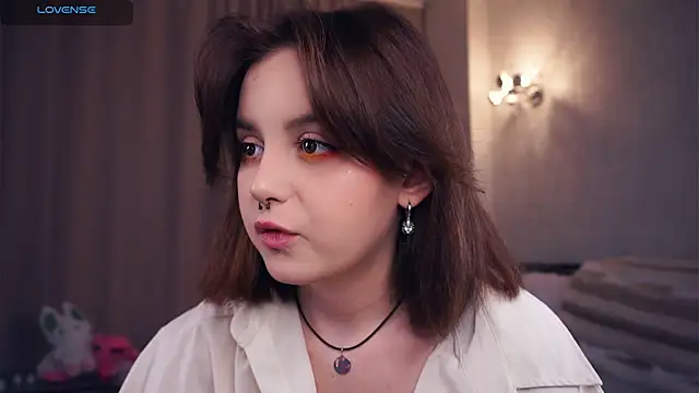 Snapshot of DevonaBucher chatting on October 2025 05:37:01 AM DevonaBucher online show from October 2025 05:37:01 AM