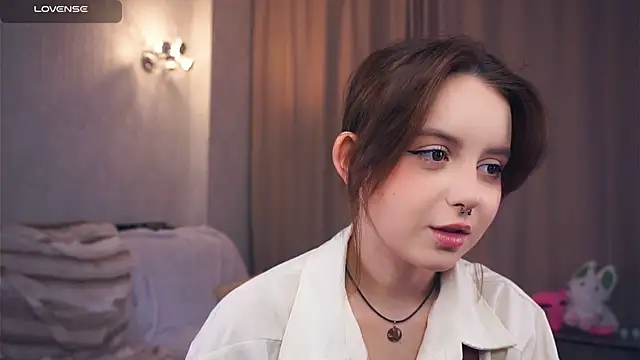 Snapshot of DevonaBucher chatting on October 2025 05:28:02 AM DevonaBucher online show from October 2025 05:28:02 AM