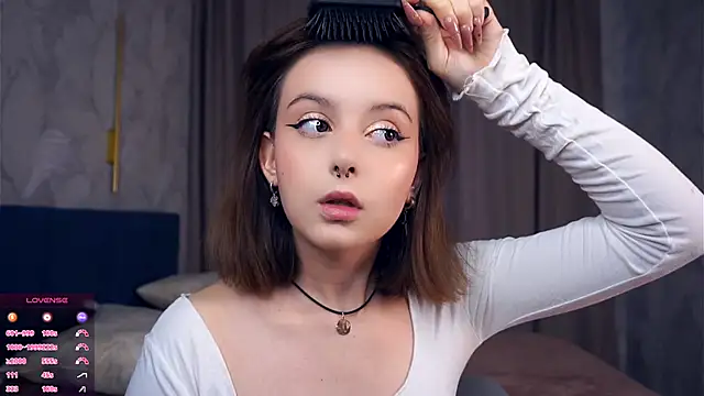 Snapshot of DevonaBucher chatting on October 2025 04:57:01 AM DevonaBucher online show from October 2025 04:57:01 AM