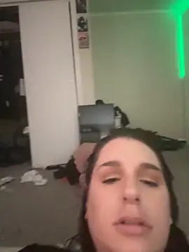 Snapshot of menaceswife chatting on December 2024 04:04:02 PM menaceswife online show from December 2024 04:04:02 PM