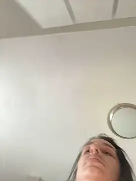 Snapshot of menaceswife chatting on December 2024 04:11:01 PM menaceswife online show from December 2024 04:11:01 PM