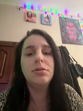 Snapshot of menaceswife chatting on December 2024 01:27:01 AM menaceswife online show from December 2024 01:27:01 AM