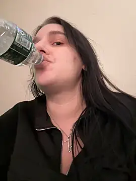 Snapshot of menaceswife chatting on January 2025 04:15:01 PM menaceswife online show from January 2025 04:15:01 PM