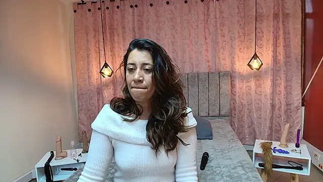 VioletaScott  online show from September 2025 01:12:02 PM