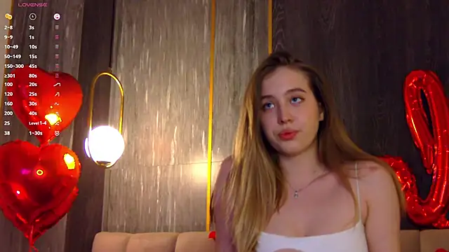 Snapshot of LoraineLuff chatting on February 2025 02:59:02 PM LoraineLuff online show from February 2025 02:59:02 PM