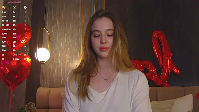 Snapshot of LoraineLuff chatting on February 2025 06:04:02 PM LoraineLuff online show from February 2025 06:04:02 PM