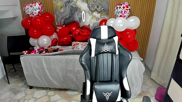 Danna topless online show from February 2025 12:00:02 PM