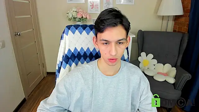 Snapshot of Ul_Tima chatting on December 2024 09:33:02 PM Ul Tima online show from December 2024 09:33:02 PM