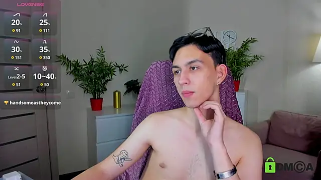 Snapshot of Ul_Tima chatting on December 2024 04:45:01 AM Ul Tima online show from December 2024 04:45:01 AM