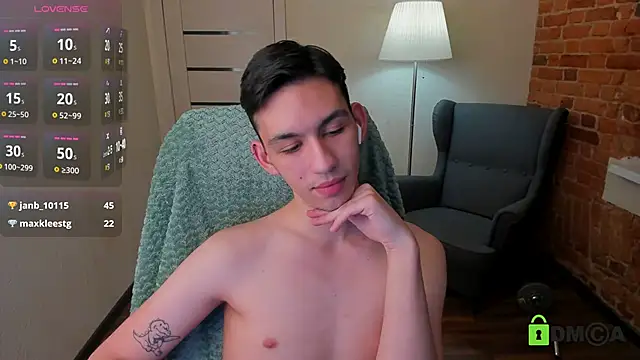 Snapshot of Ul_Tima chatting on December 2024 03:18:02 AM Ul Tima online show from December 2024 03:18:02 AM