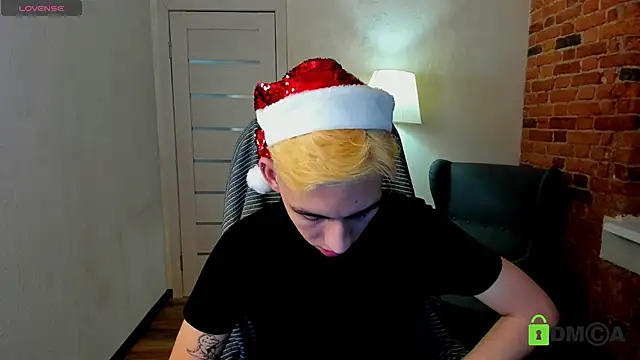 Snapshot of Ul_Tima chatting on December 2024 08:28:02 PM Ul Tima online show from December 2024 08:28:02 PM