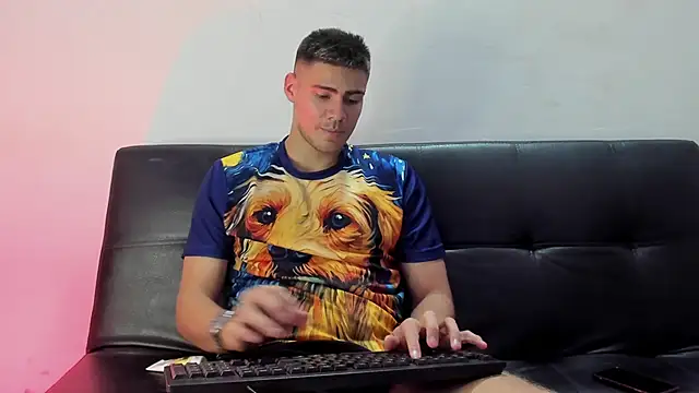 Snapshot of Brian_cx chatting on December 2024 06:24:02 PM Brian cx online show from December 2024 06:24:02 PM