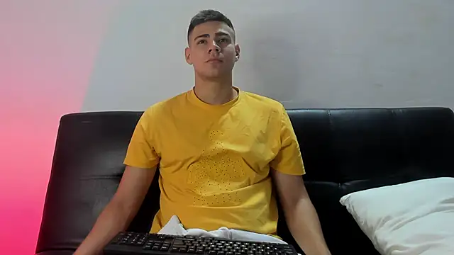 Snapshot of Brian_cx chatting on January 2025 04:47:01 AM Brian cx online show from January 2025 04:47:01 AM