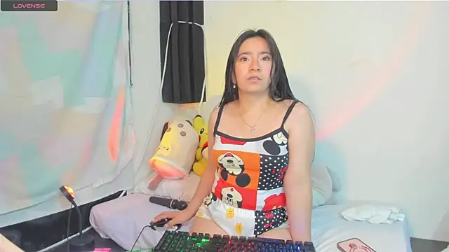 Snapshot of litle_mily_ chatting on April 2026 09:54:01 PM litle mily online show from April 2026 09:54:01 PM