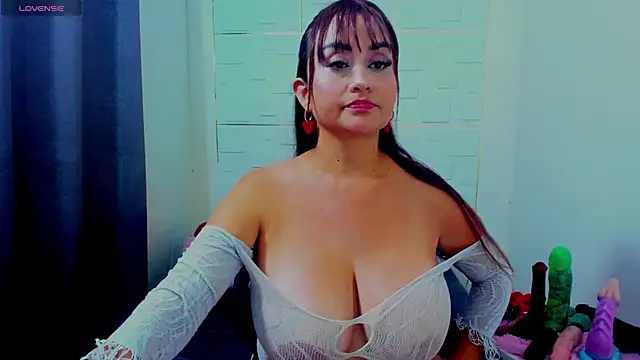 Snapshot of IsaSixty9 chatting on February 2025 10:20:01 PM IsaSixty9 online show from February 2025 10:20:01 PM