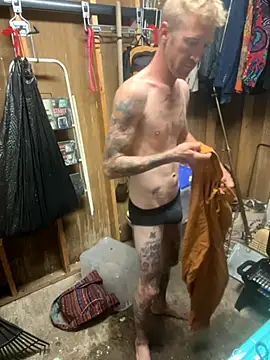 bentoverblonde online show from October 2025 01:41:02 PM