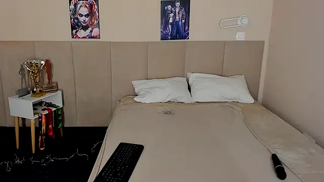 Snapshot of MuscleXXXBarbie chatting on December 2025 09:05:01 AM MuscleXXXBarbie online show from December 2025 09:05:01 AM