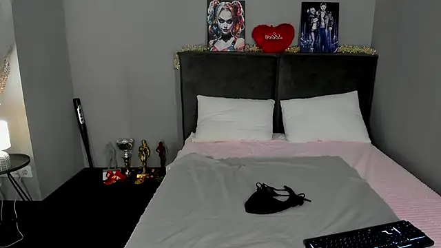 Snapshot of MuscleXXXBarbie chatting on February 2026 08:56:01 AM MuscleXXXBarbie online show from February 2026 08:56:01 AM