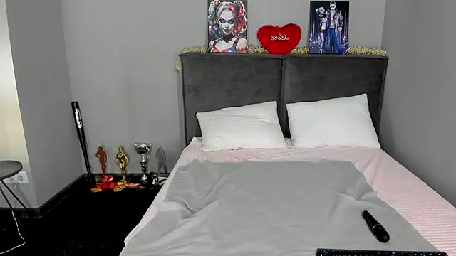 Snapshot of MuscleXXXBarbie chatting on February 2026 01:45:02 PM MuscleXXXBarbie online show from February 2026 01:45:02 PM