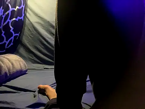 BigMac1596 online show from October 2025 01:42:02 PM