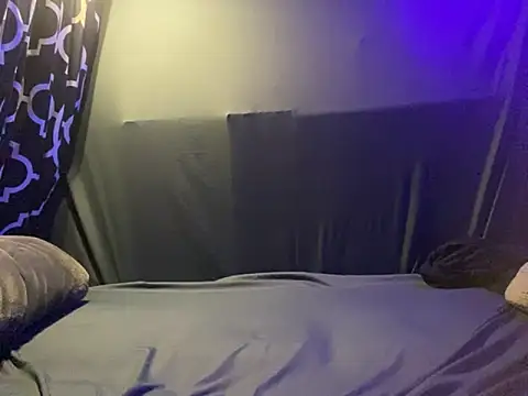 BigMac1596 online show from October 2025 05:57:01 PM