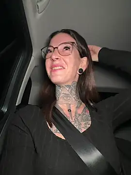 Snapshot of BrownieyQueen chatting on January 2026 05:23:01 AM BrownieyQueen online show from January 2026 05:23:01 AM