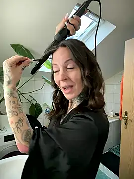 Snapshot of BrownieyQueen chatting on January 2026 07:45:02 AM BrownieyQueen online show from January 2026 07:45:02 AM