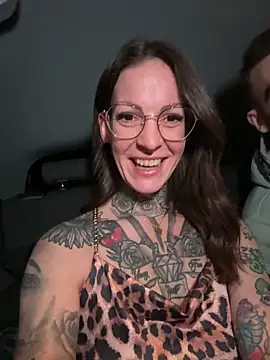 Snapshot of BrownieyQueen chatting on January 2026 05:06:02 PM BrownieyQueen online show from January 2026 05:06:02 PM