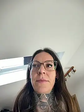 Snapshot of BrownieyQueen chatting on February 2026 09:13:01 AM BrownieyQueen online show from February 2026 09:13:01 AM