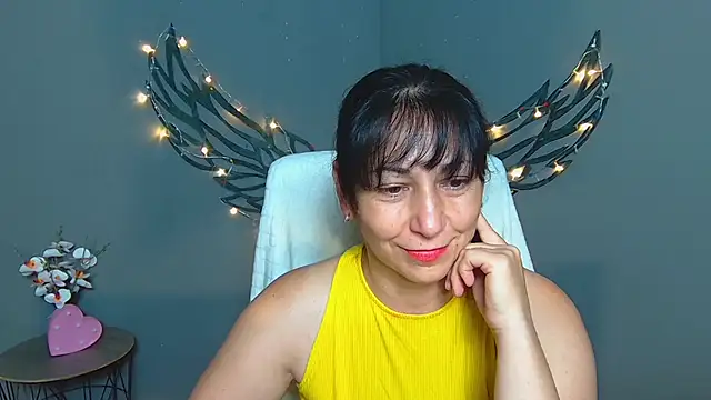 Snapshot of LiluGrants chatting on July 2026 06:54:01 PM LiluGrants online show from July 2026 06:54:01 PM