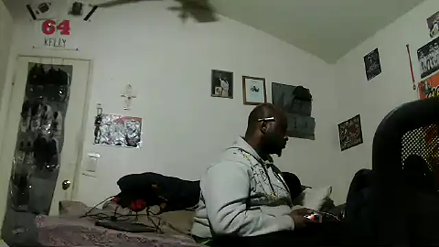 Snapshot of HBYAM chatting on November 2025 12:42:01 AM HBYAM online show from November 2025 12:42:01 AM