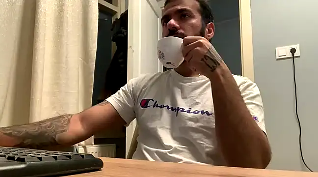 Snapshot of themany29 chatting on December 2024 10:55:02 AM themany29 online show from December 2024 10:55:02 AM