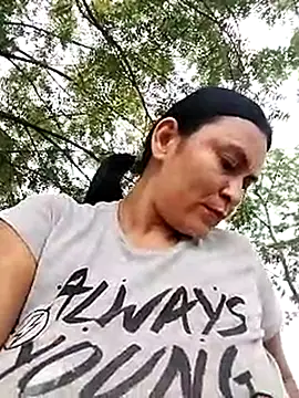 Snapshot of Horny-Mommy-Dirty chatting on March 2025 02:34:01 PM Horny-Mommy-Dirty online show from March 2025 02:34:01 PM