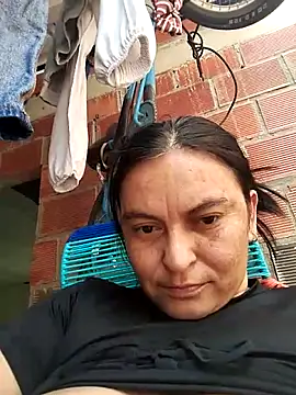 Snapshot of Horny-Mommy-Dirty chatting on October 2025 03:58:01 PM Horny-Mommy-Dirty online show from October 2025 03:58:01 PM