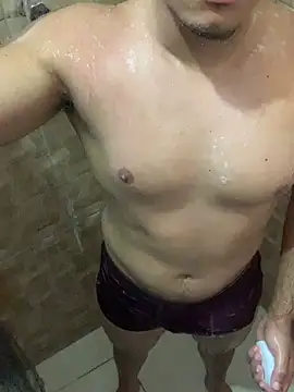 Snapshot of Brasileirinhoo chatting on April 2026 04:12:02 PM Brasileirinhoo online show from April 2026 04:12:02 PM