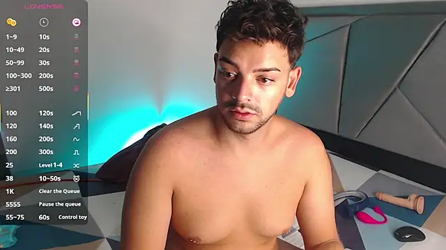 Logan cocky online show from September 2025 06:08:02 PM