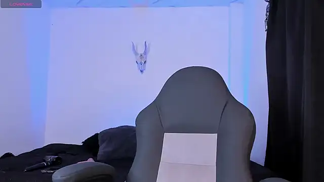 Aliz01 online show from December 2025 11:11:01 PM