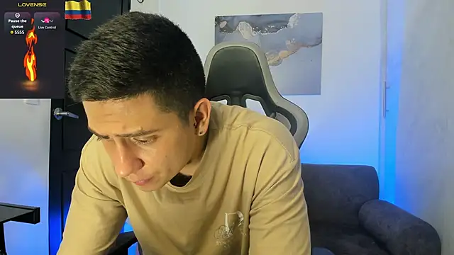 Yeiko Romero  online show from November 2025 08:51:01 PM