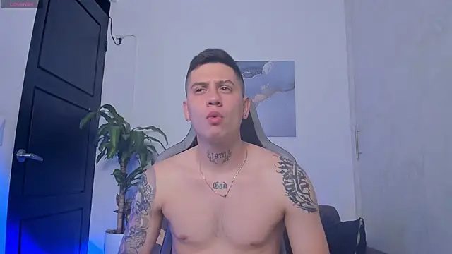 Yeiko Romero  online show from November 2025 11:36:02 PM