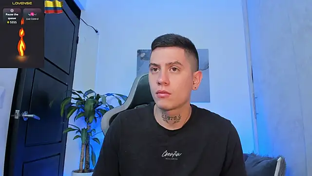 Yeiko Romero  online show from December 2025 02:34:01 PM