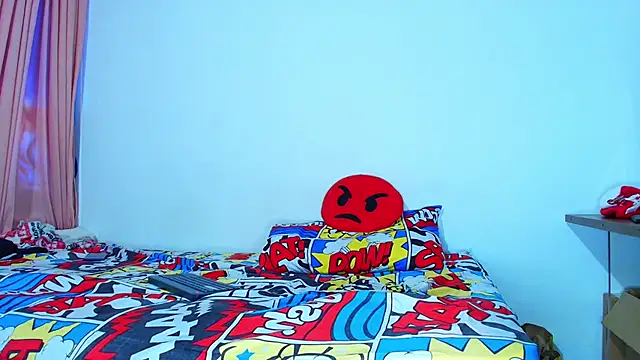 Thomass00 online show from December 2024 05:44:01 PM