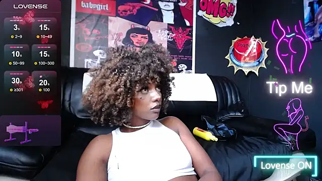 Snapshot of TIFFANYYSTAR chatting on March 2025 08:10:02 PM TIFFANYYSTAR online show from March 2025 08:10:02 PM