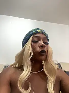 Snapshot of TIFFANYYSTAR chatting on September 2025 04:12:01 PM TIFFANYYSTAR online show from September 2025 04:12:01 PM