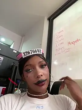 Snapshot of TIFFANYYSTAR chatting on October 2025 04:31:02 PM TIFFANYYSTAR online show from October 2025 04:31:02 PM