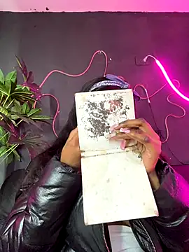 Snapshot of TIFFANYYSTAR chatting on November 2025 03:34:01 PM TIFFANYYSTAR online show from November 2025 03:34:01 PM