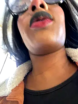 Snapshot of TIFFANYYSTAR chatting on December 2025 12:36:02 PM TIFFANYYSTAR online show from December 2025 12:36:02 PM