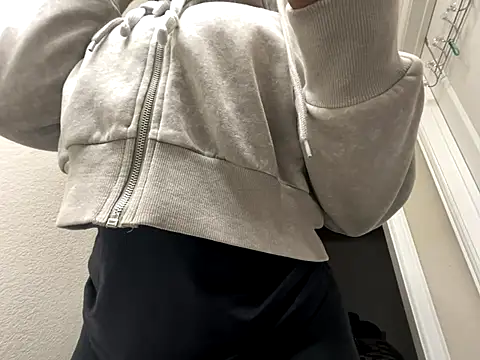 Snapshot of wynterheat chatting on November 2025 07:10:02 AM wynterheat online show from November 2025 07:10:02 AM