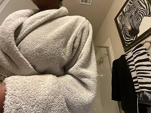 Snapshot of wynterheat chatting on November 2025 01:42:02 PM wynterheat online show from November 2025 01:42:02 PM